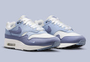 Chaussure de ville Nike Air Max 1 Light Armory Blue , semelle confortable , vue de 3/4