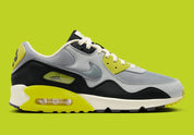  Chaussure de rue air max 90 patta jaune noir , grise , semelle confortable , vue de profil