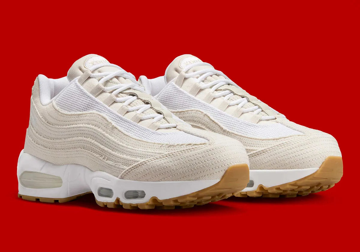 Chaussure de rue Nike Air Max 95 OG Levis Light Orewood Brown , semelle confortable , vu de 3/4