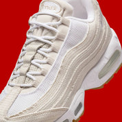 Chaussure de rue Nike Air Max 95 OG Levis Light Orewood Brown , semelle confortable , vu ZOOMER COTER
