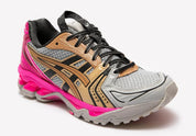 chaussure de running asics gel kayano 14 été rose  , gris , marron, semelle légère , vue de 3/4