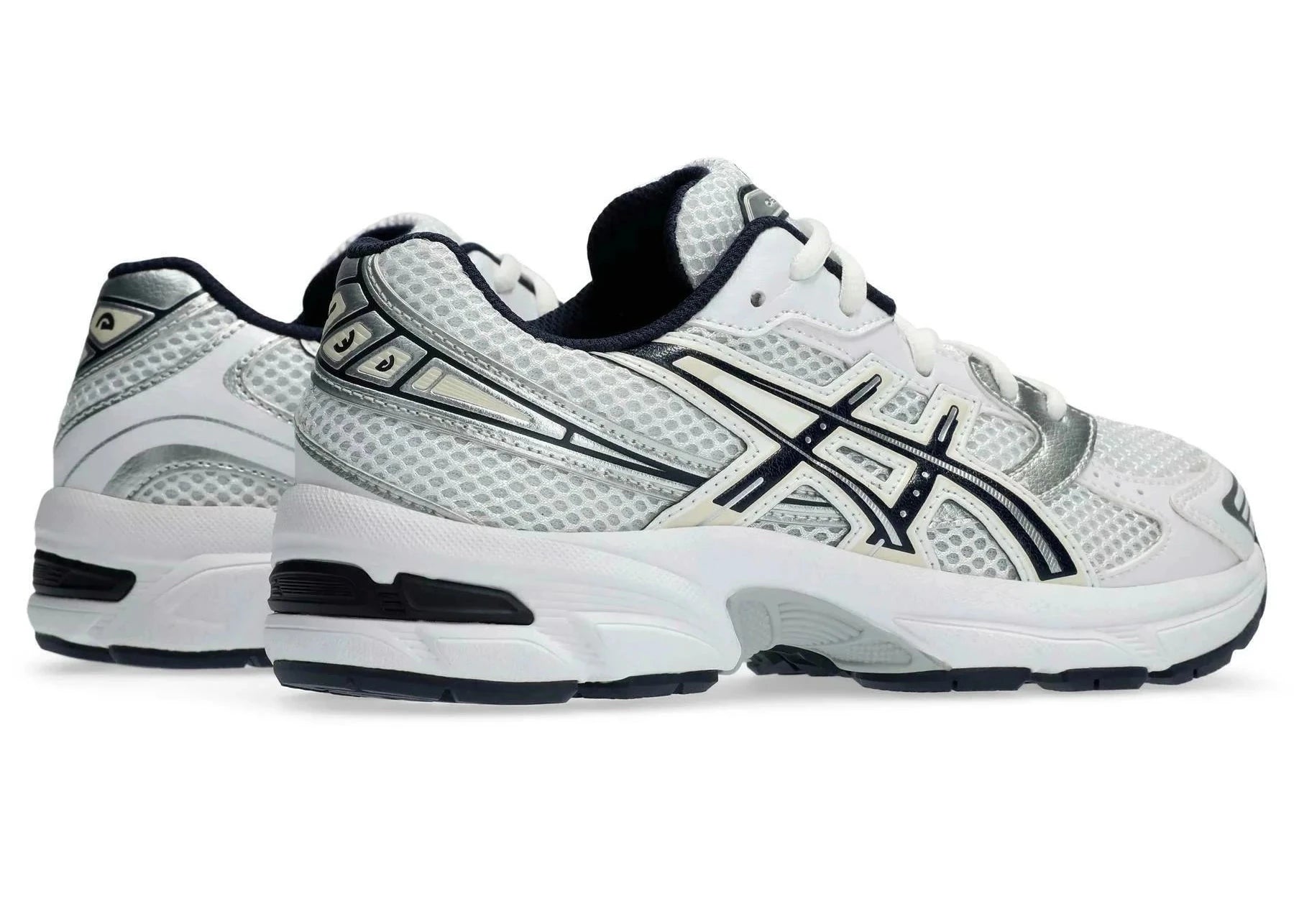 Sneakers ASICS Gel-1130 White Midnight en mesh respirant, avec empiècements synthétiques premium, amorti GEL et détails bleu nuit contrastés.