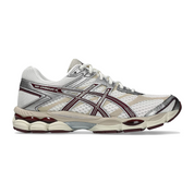 Sneaker ASICS Gel-Cumulus 16 Cream Beniimo Purple en mesh crème avec détails violets, amorti GEL et silhouette rétro-running premium.