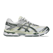ASICS Gel-Cumulus 16 White Forest Night en mesh blanc avec détails vert foncé, amorti GEL et silhouette rétro-running technique.