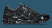 ASICS Gel-Kayano 12.1 atmos Raden noire avec détails irisés inspirés du raden japonais, semelle technique GEL et design rétro-running.