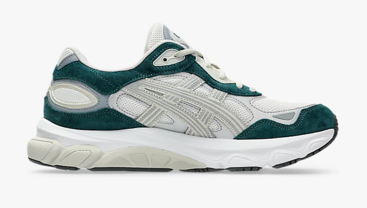 ASICS Gel-NYC 2.0 Cream Everglade 1203A895-105 avec tige crème et verte, empiècements en daim et semelle technique GEL et FF BLAST PLUS.