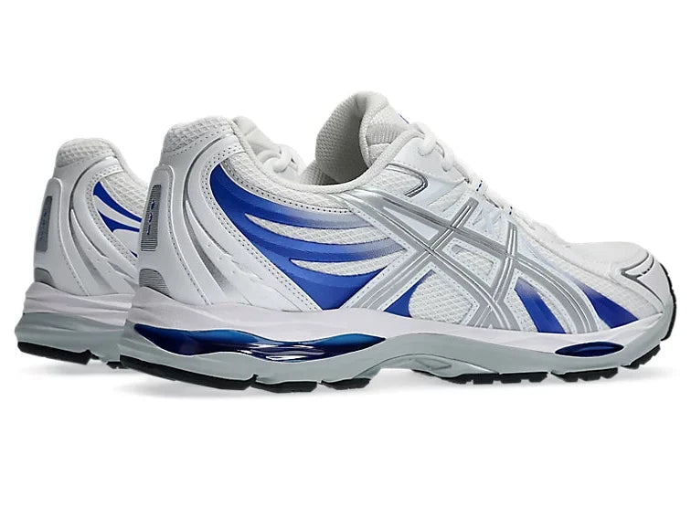 ASICS Gel-Sekiran White Lapis Lazuli Blue en mesh blanc avec détails bleu profond, amorti GEL et silhouette technique contemporaine.