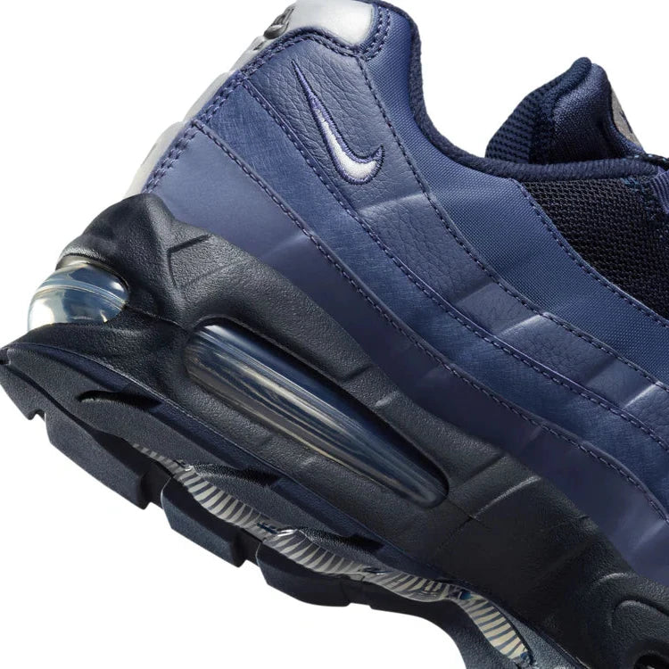 Sneakers Nike Air Max 95 Zip SP Loyal Blue bleues en matières techniques avec zip frontal et amorti Air Max visible. Zoom arrière 