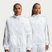 Nike x Jacquemus x France Anthem Track Jacket White, veste Anthem blanche de la collaboration Nike x Jacquemus avec design premium et inspiration Équipe de France.