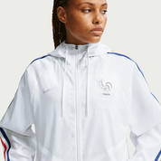Nike x Jacquemus x France Anthem Track Jacket White, veste Anthem blanche de la collaboration Nike x Jacquemus avec design premium et inspiration Équipe de France.