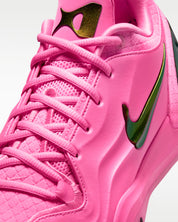 Nike A'Two Pink Beam rose en mesh technique avec amorti Zoom Air et détails signature A'ja Wilson. zoom avant de la chaussure