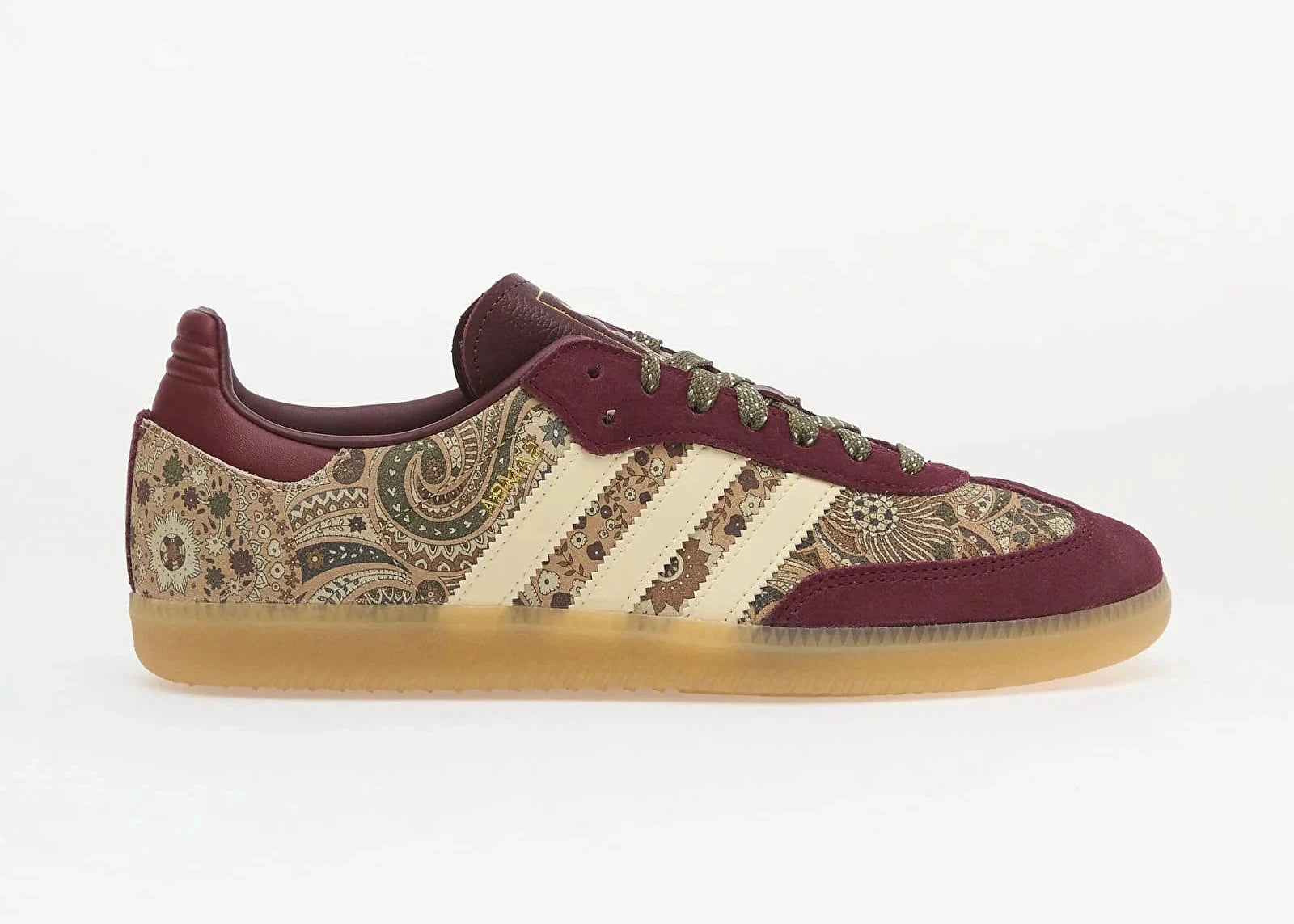 adidas Samba OG Liberty London Maroon Warm Vanilla en cuir bordeaux et crème avec détails premium et semelle gomme classique.