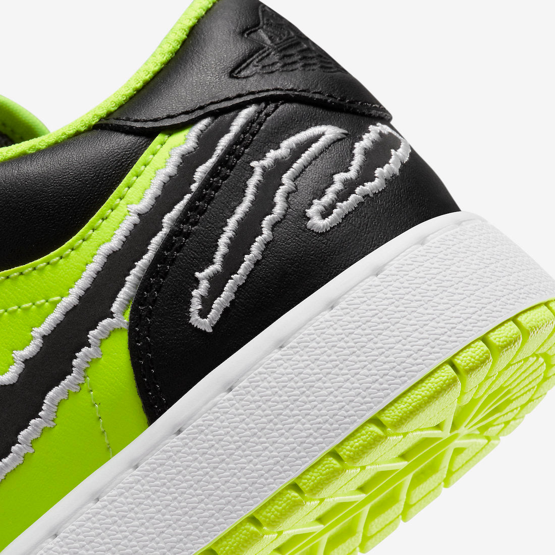 Jordan 1 Low SE Black Cat Volt