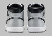 Chaussure de ville Air Jordan 1 Mid Barons   , noir , blanc , gris , semelle confortable , vu de derrière