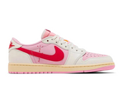Sneaker Air Jordan 1 Low Travis Scott Sail Tropical Pink en cuir premium blanc cassé et rose avec Reverse Swoosh et semelle Air OG.