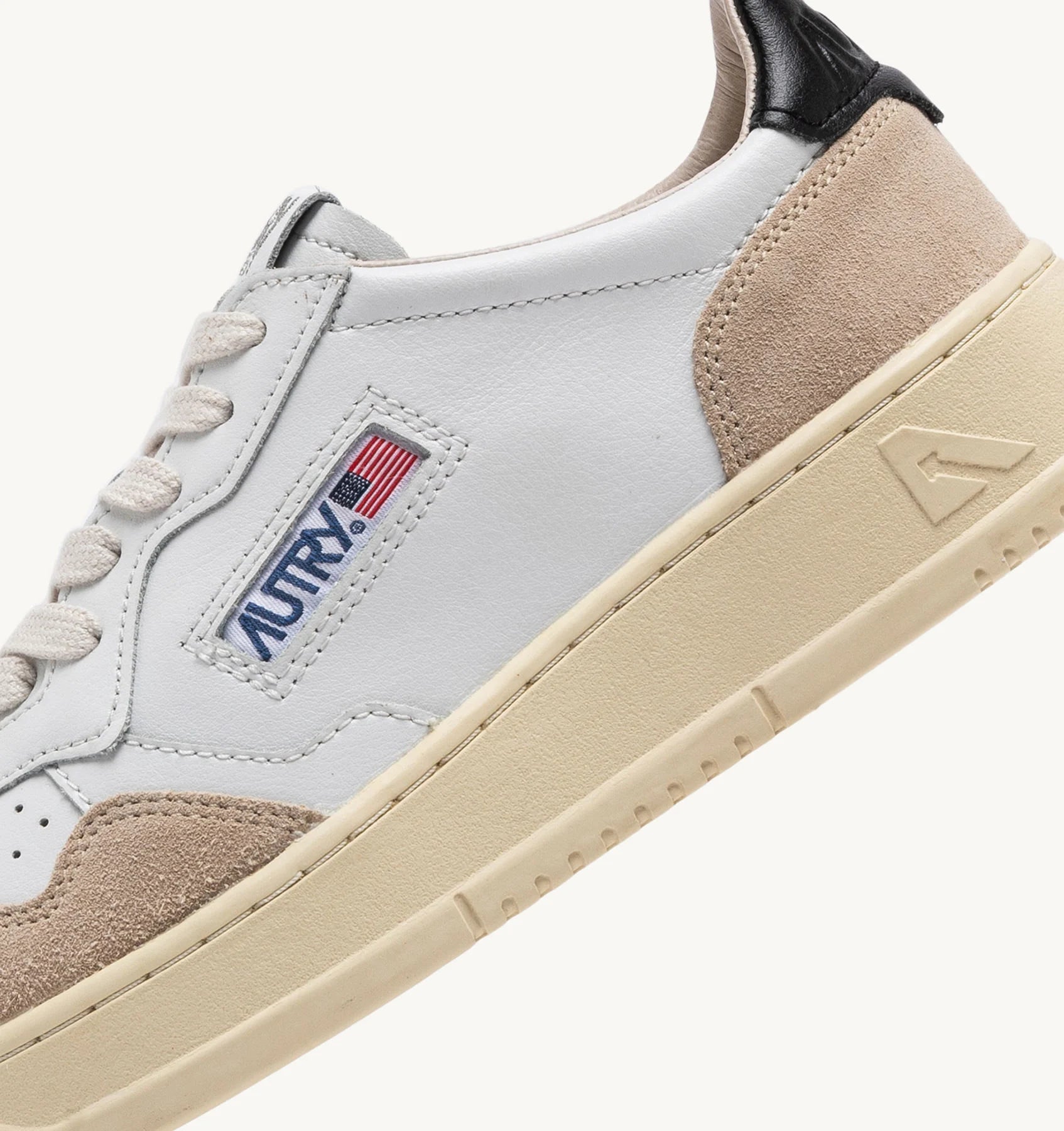 Autry Medalist Leather Low White Black Beige