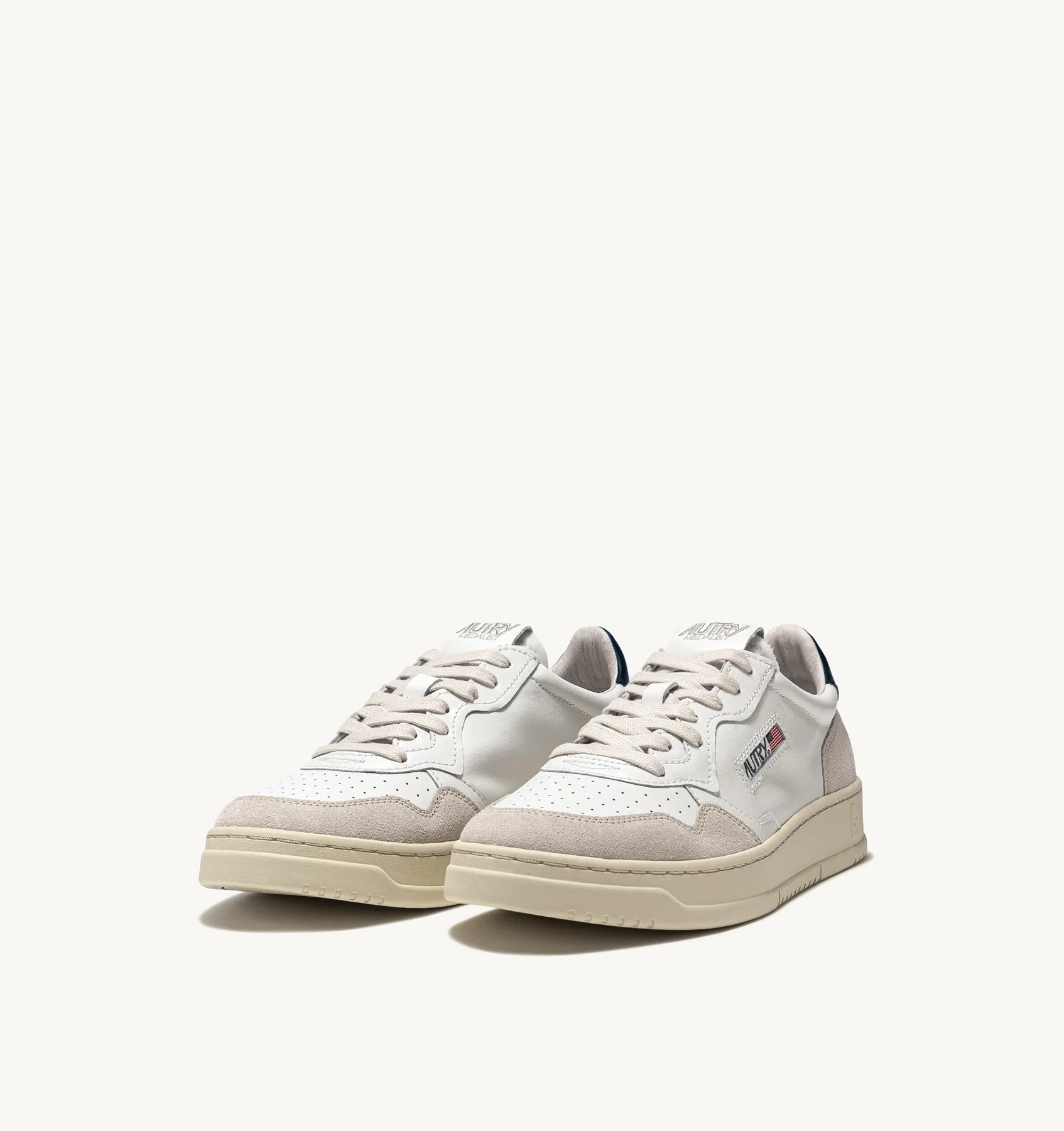 Autry Medalist Leather Low White Black Beige