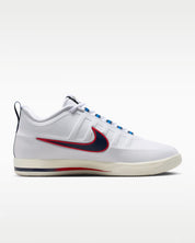 Nike Book 2 WNBA 30th Anniversary avec tige en textile technique respirant, renforts synthétiques, détails commémoratifs WNBA et semelle extérieure à traction multidirectionnelle.
