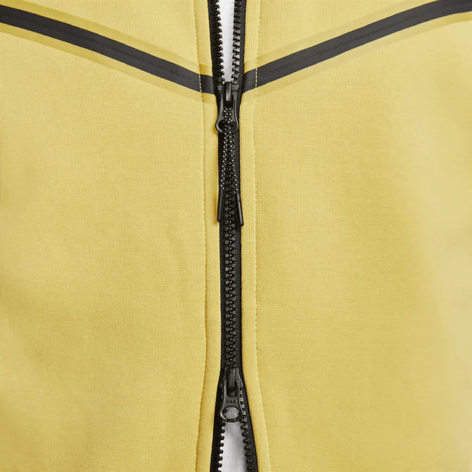 Nike Sportswear Tech Fleece Hoodie & Joggers Set Saturn Gold/Black