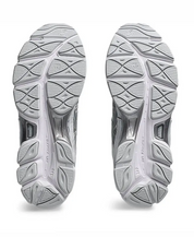 asics gel nyc triple white et grise