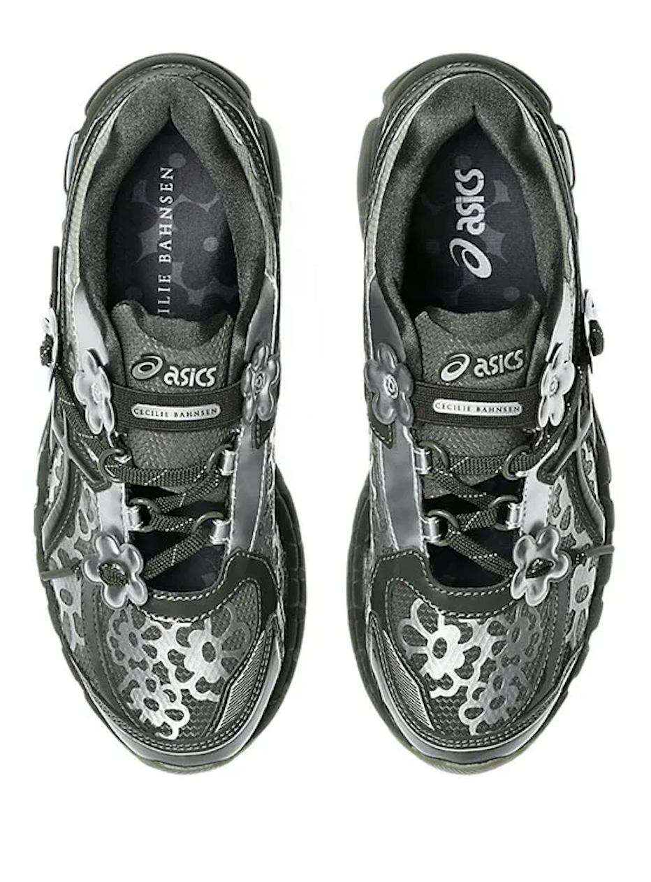 chaussure de running asics gel kayano 20 vert kaki cecilie bahnsen , KAKI , argenté , semelle légère ,vue de haut