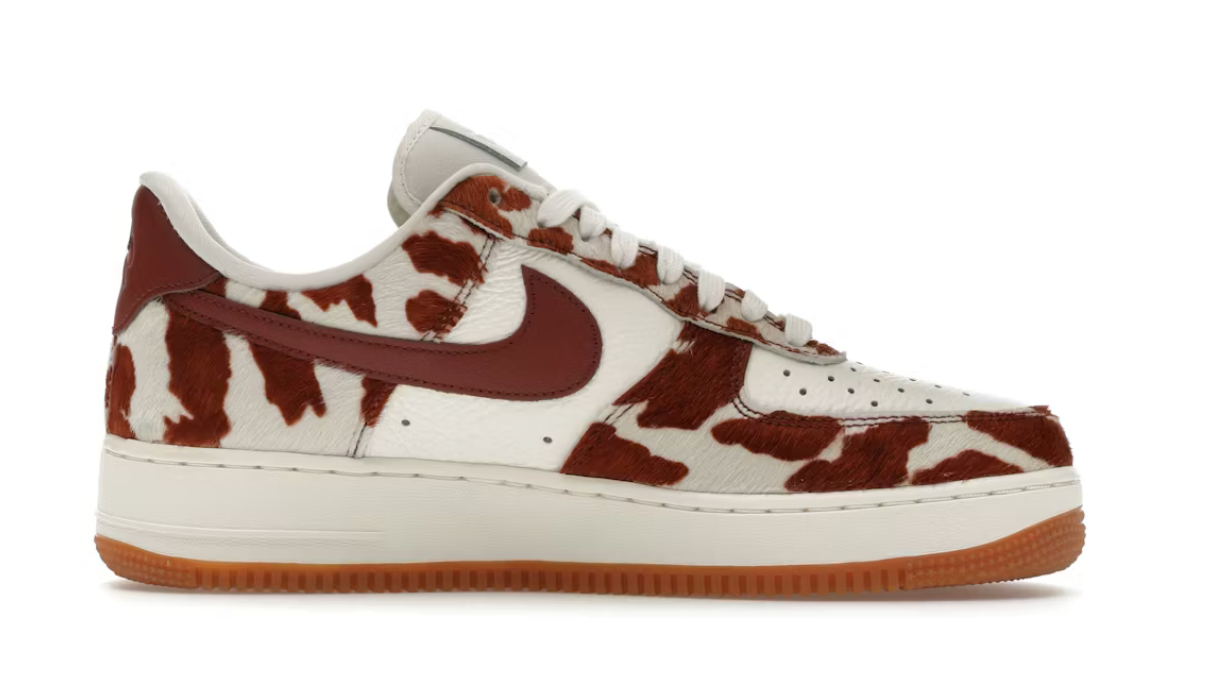 Sneaker Nike Air Force 1 07 marron Field Brown et Sail en cuir premium avec semelle Gum et amorti Air classique.
