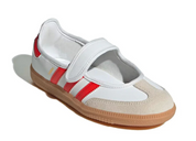 Sneaker adidas Samba Jane White Red Gum en cuir blanc avec bandes rouges, bride Mary Jane et semelle gomme vintage emblématique.Vue de coter 