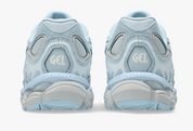 Sneaker ASICS Gel-NYC Storm Cloud Pure Silver grise et argentée en mesh technique avec amorti GEL et design rétro-running moderne.Vue arrière 