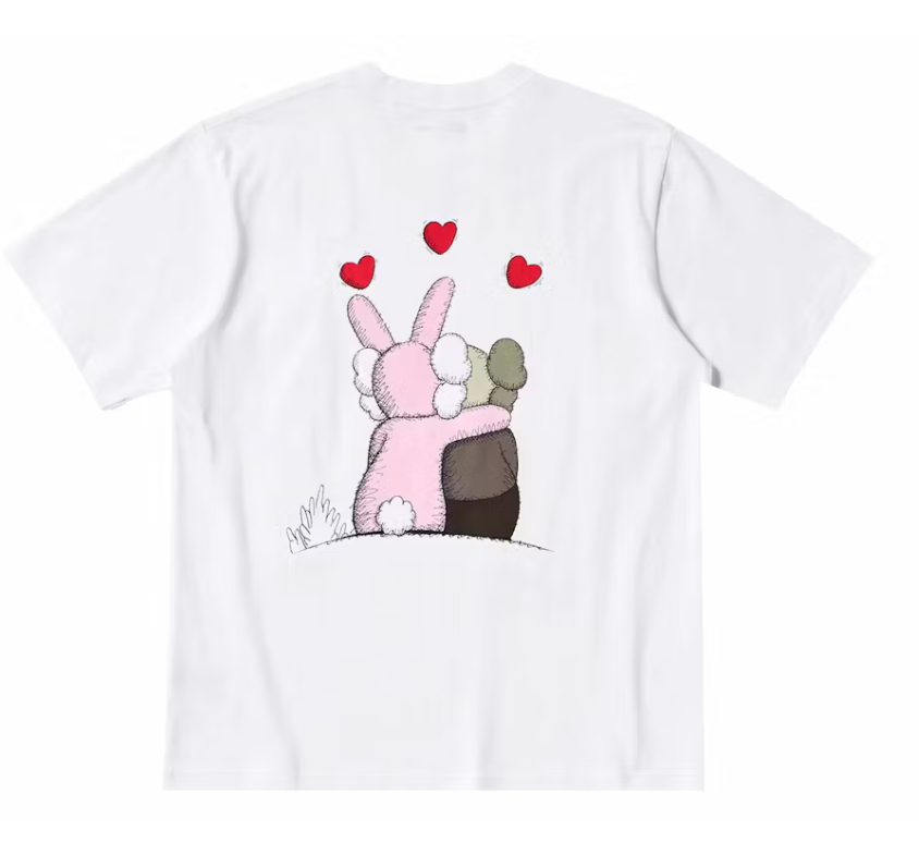 tee shirt uniqlo kaws bisous , vu de dos 