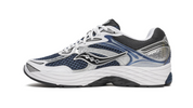 Saucony ProGrid Omni 9 Deep Navy en mesh bleu marine avec empiècements suède et semelle amortissante ProGrid. vue de profil intérieur