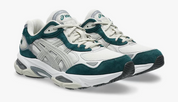 ASICS Gel-NYC 2.0 Cream Everglade 1203A895-105 avec tige crème et verte, empiècements en daim et semelle technique GEL et FF BLAST PLUS.
