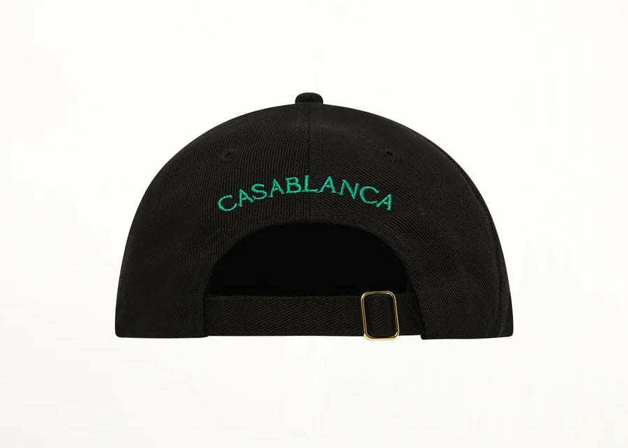 Casablanca Hotel Emblem Cap Black, casquette Casablanca noire à visière courbée avec Hotel Emblem sur l’avant et fermeture ajustable.