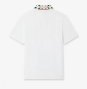 Casablanca Laurel Pique Polo Bright White, polo Casablanca blanc en maille piquée à manches courtes avec col boutonné et détails Laurel.