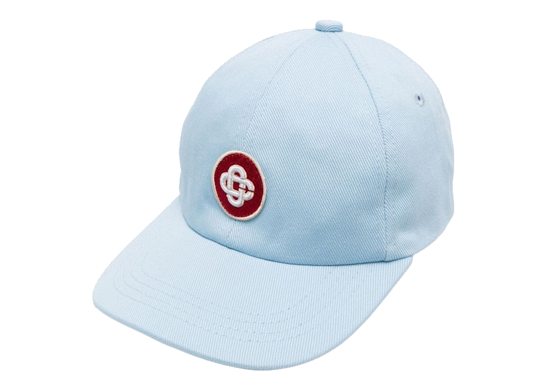 Red, casquette Casablanca bleu et rouge avec monogramme brodé et visière courbée.
