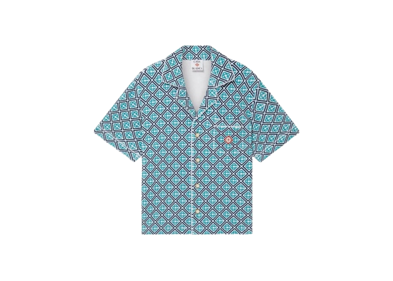 Chemise Casablanca turquoise à manches courtes en tissu éponge, ornée d’un monogramme bleu intégral, d’un col cubain, de boutons nacrés et de finitions contrastantes.