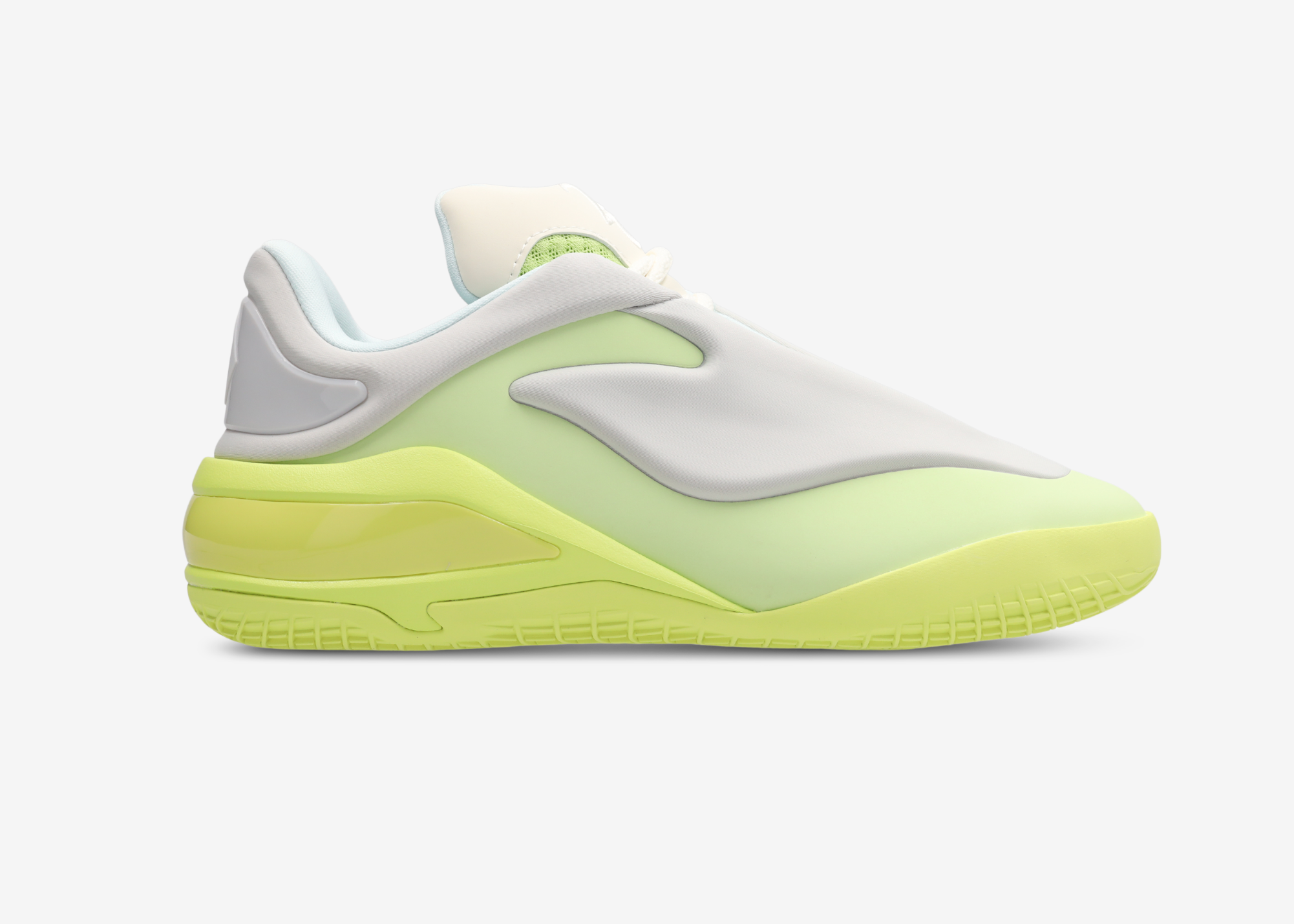 Converse SHAI 001 Lace Up Lime, sneaker de basketball vert citron avec empeigne sculptée, laçage apparent et silhouette basse futuriste.