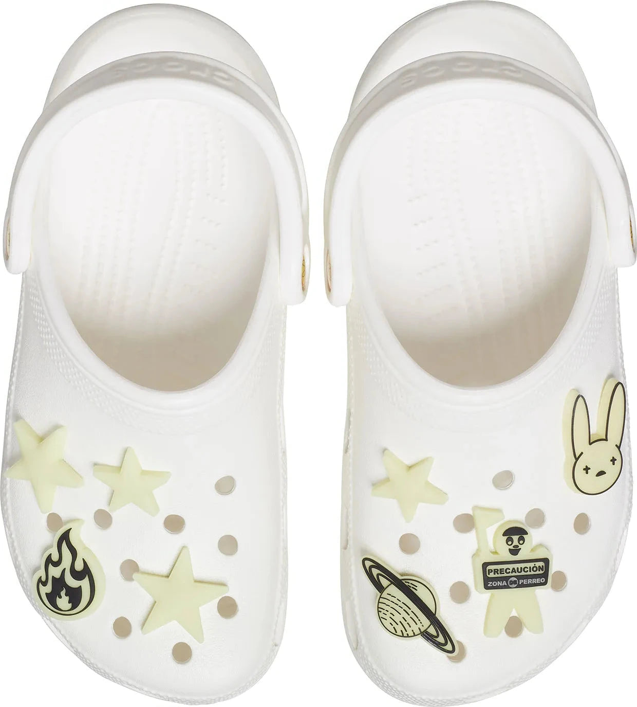 Crocs Classic Clog Bad Bunny issues de la collaboration avec l'artiste Bad Bunny, dotées d'un design exclusif, d'une bride pivotante et d'une semelle légère en résine Croslite™.