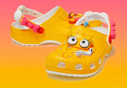 Crocs Classic Clog McDonald's Birdie inspirées de Birdie the Early Bird, avec design exclusif, bride pivotante et semelle légère en résine Croslite™.