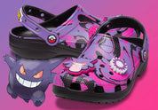 Crocs Classic Clog Pokémon Gengar inspirées d'Ectoplasma, avec design exclusif, bride pivotante et semelle légère en résine Croslite™.