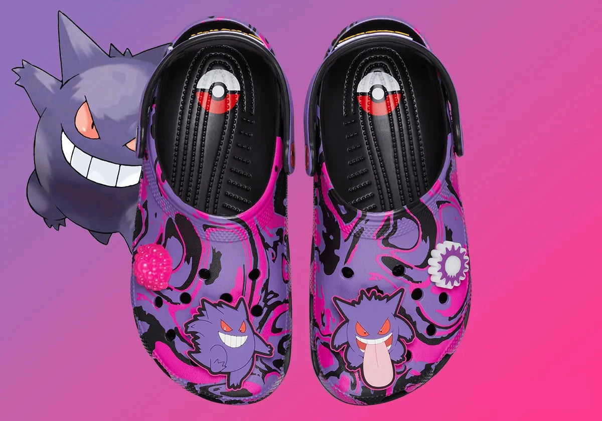 Crocs Classic Clog Pokémon Gengar inspirées d'Ectoplasma, avec design exclusif, bride pivotante et semelle légère en résine Croslite™.