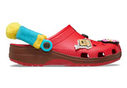  Crocs Classic Clog South Park Cartman inspirées d'Eric Cartman, avec design exclusif, bride pivotante et semelle légère en résine Croslite™.