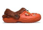 Crocs Classic Clog South Park Kenny inspirées de Kenny McCormick, avec design exclusif, bride pivotante et semelle légère en résine Croslite™.
