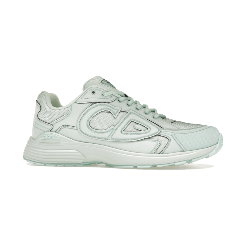 Dior x Stone Island B30 Sneaker Light Green avec tige en mesh respirant, empiècements en cuir et matières techniques vert clair, silhouette running moderne et semelle en caoutchouc.