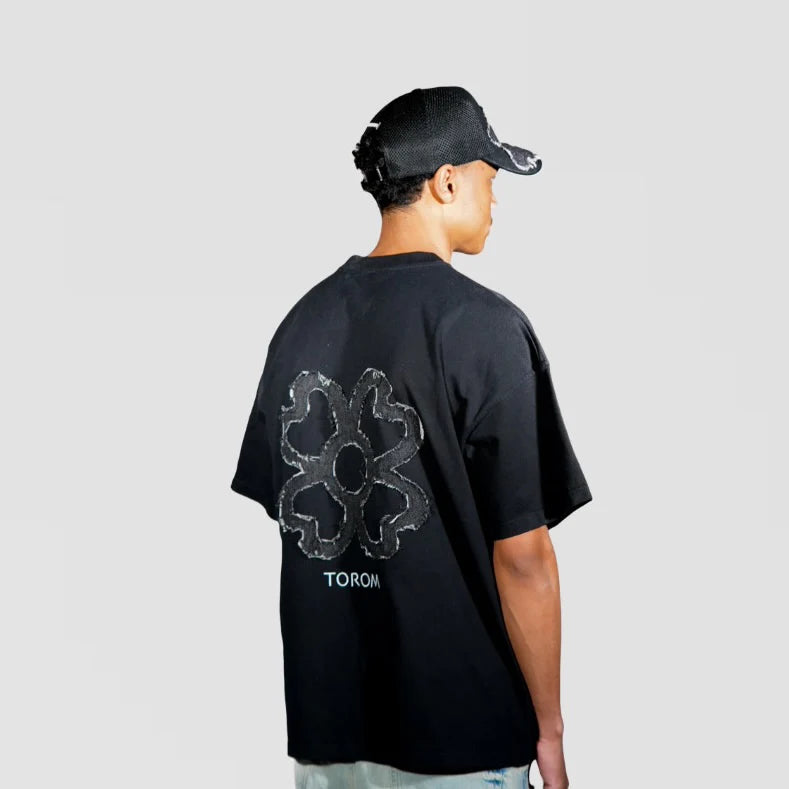 tee shirt torom noir , vu de dos