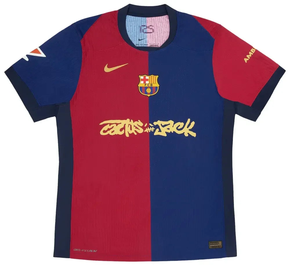 FC Barcelona x Travis Scott Limited Edition Match Home 2024/25 Jersey Blue/Scarlet, maillot blaugrana avec logo Cactus Jack de Travis Scott.