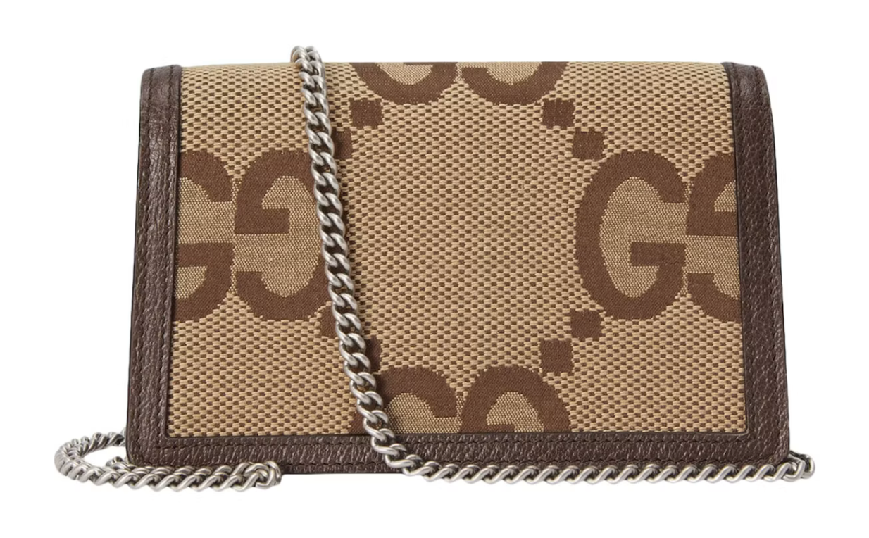 Gucci Dionysus Shoulder Bag Super Mini Jumbo GG Camel/Ebony en canvas camel et ébène avec motif Jumbo GG et chaîne palladiée.