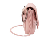 Gucci GG Marmont Mini Bag Light Pink en cuir rose clair matelassé avec Double G métallique et bandoulière chaîne.