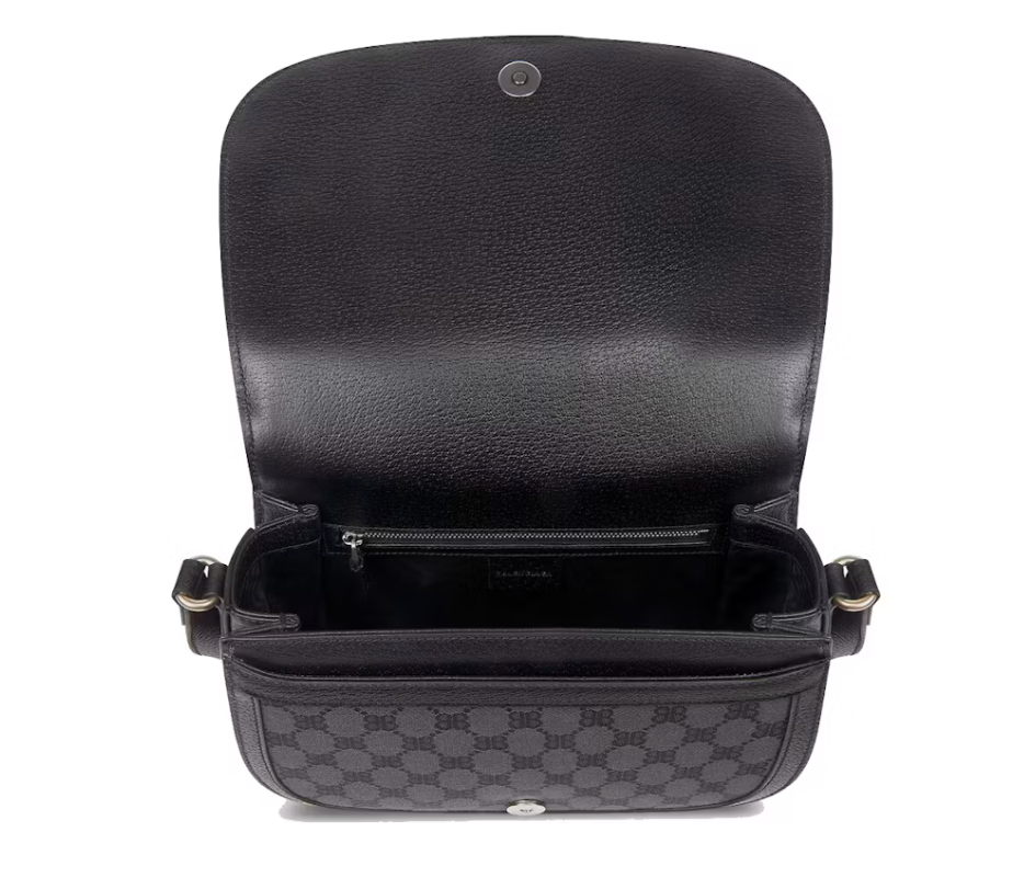 Gucci x Balenciaga The Hacker Project Small Handbag Black en canvas et cuir noir, silhouette structurée et finitions métalliques argentées.