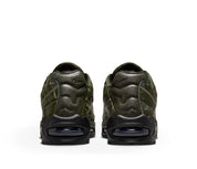 Sneakers Nike Air Max 95 SP Worksout Olive Black en textiles techniques kaki et noirs avec unités Air visibles et design ondulé iconique.Vue arrière 