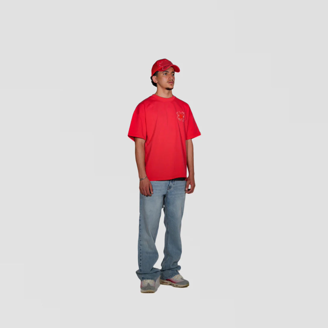 tee shirt torom rouge vue de loin et de face